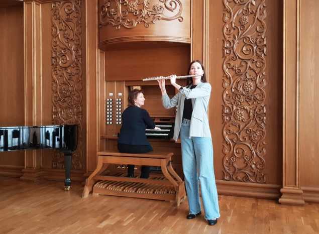 Дуэт из Владивостока приступил к репетициям в Органном зале филармонии.
