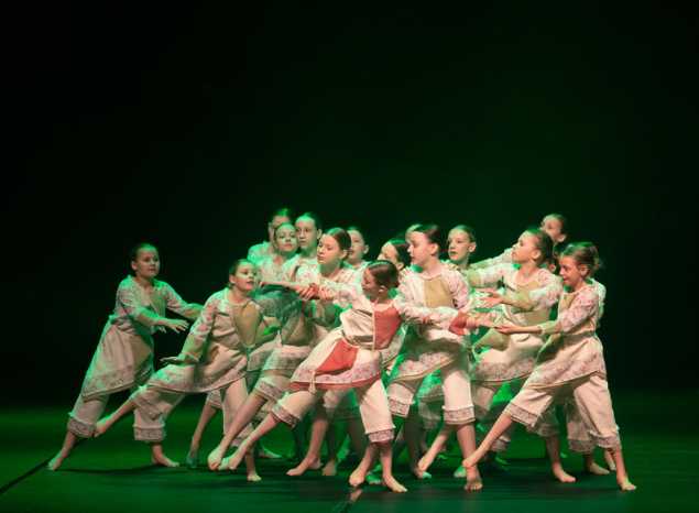 В филармонии состоялся отчетный концерт творческой студии «NikaStyle»