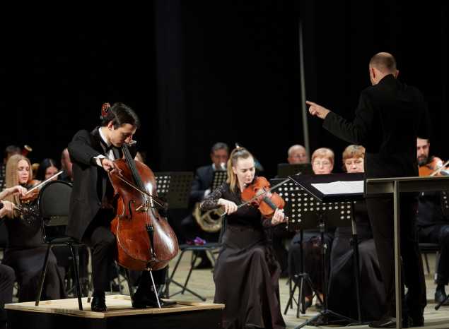 Симфонические произведения Дворжака и Сен-Санса прозвучали в филармонии