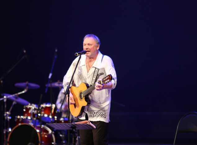 ВИА «Поющие гитары» выступили в филармонии