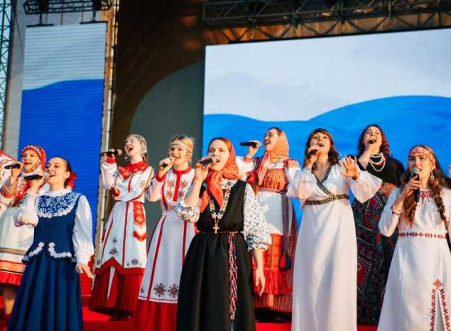 Артистка хора «Казачьей заставы» приняла участие во Всероссийском молодежном межнациональном лагере «Диалог культур»