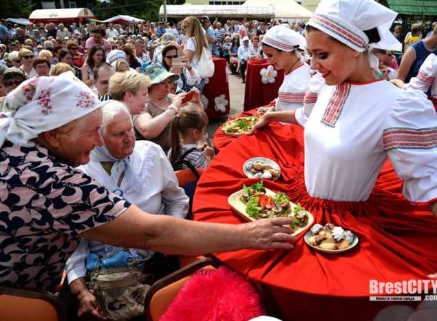 Ансамбль «Казачья застава» выступит на фестивале «Мотольские прысмаки»