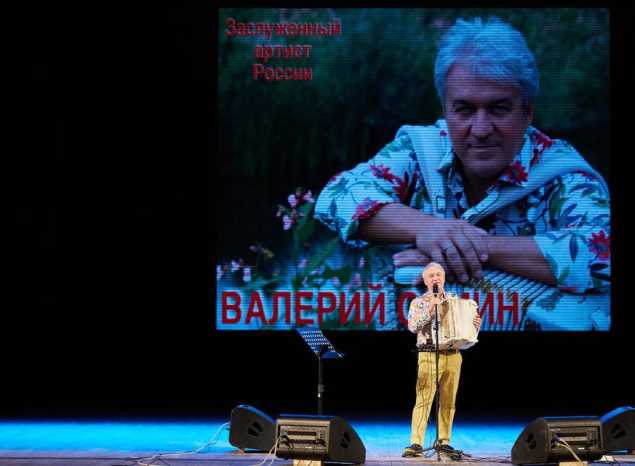 В «Пензаконцерте» выступил Заслуженный артист России Валерий Сёмин