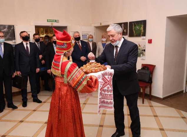 Ансамбль русской этнической музыки «Миряне» выступил для представителей делегации Республики Беларусь