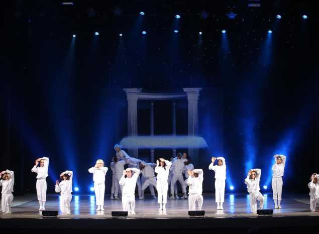 В «Пензаконцерте» выступил балет Аллы Духовой «TODES»