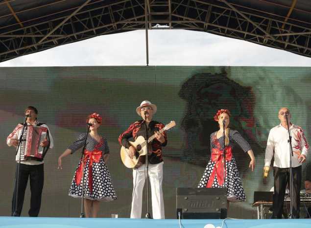 Ансамбль «Вольница» выступил в рамках акции «Лето в городе»