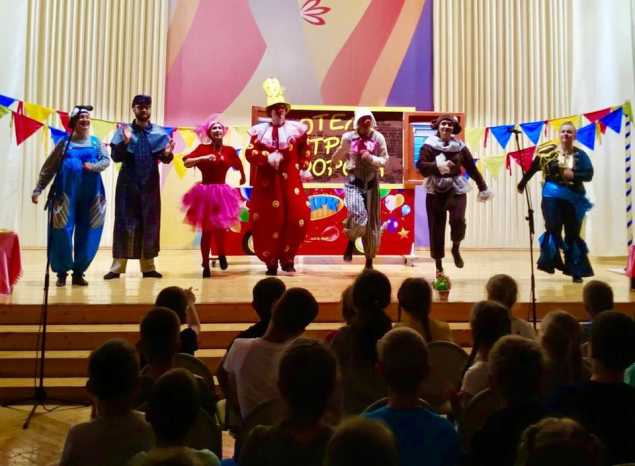 Группа «Калейдоскоп» выступила в средней школе № 74 города Пензы