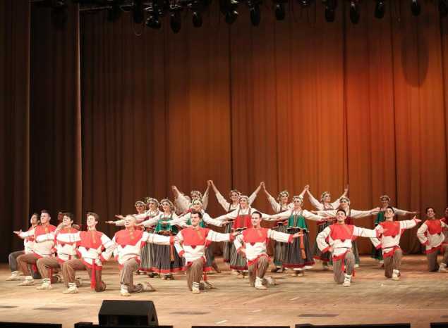 В «Пензаконцерте» выступил хореографический ансамбль «Вензеля»