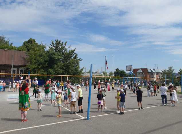 Группа «Калейдоскоп» выступила в гимназии № 4 города Пензы