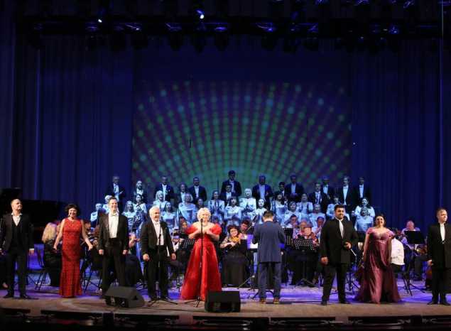 «Пензенские симфонические сезоны» завершились «Опереттой – Гала»