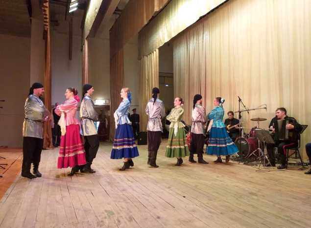 Ансамбль песни и танца «Казачья застава» выступил в Малой Сердобе