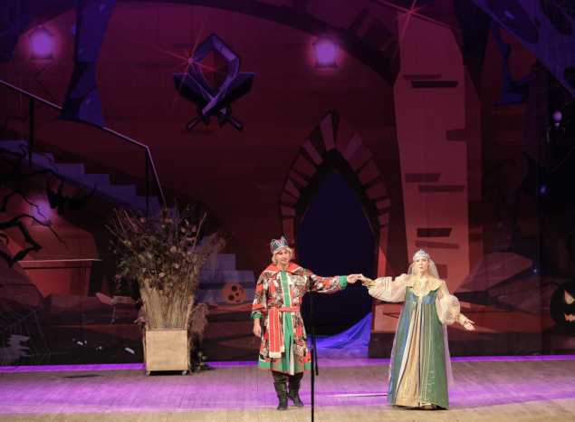 Пензенские школьники посмотрели спектакль «В Тридесятом царстве, или За Кудыкиной горой»