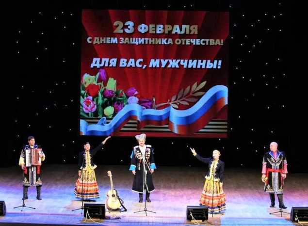 Артисты «Пензаконцерта» выступили с программой «Для вас, мужчины!»