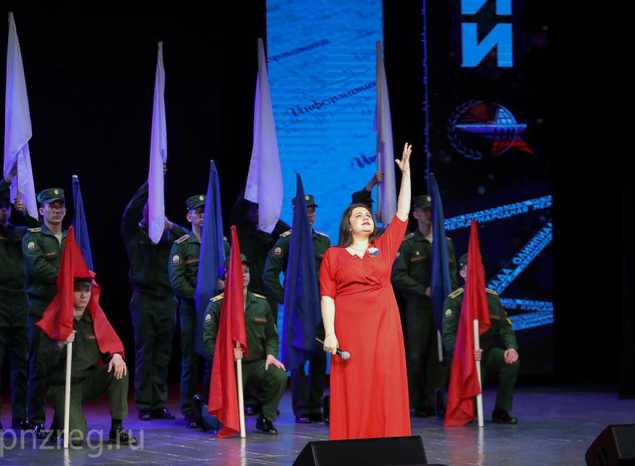 Гульсина Рафекова и ансамбль «Миряне» выступили для участников Всеармейского этапа Международной олимпиады курсантов