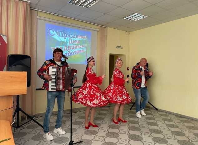 Ансамбль «Горница» выступил для сотрудников Центра переливания крови