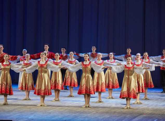 В «Пензаконцерте» выступил хореографический ансамбль «Зоренька»