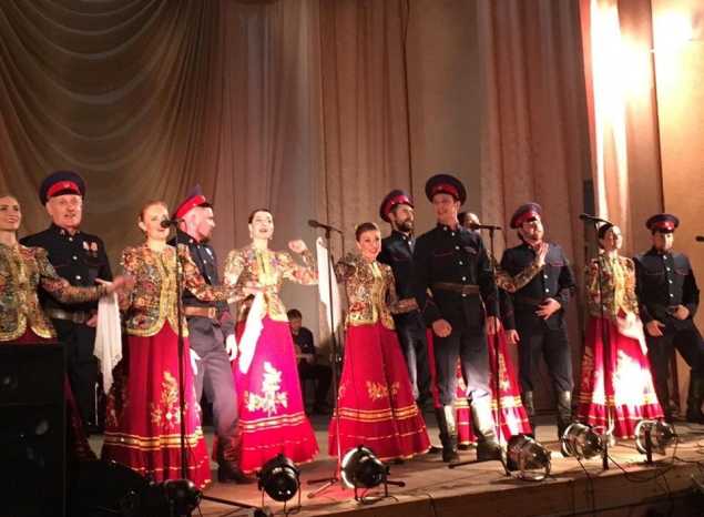 Ансамбль песни и танца «Казачья застава» выступил в Колышлее