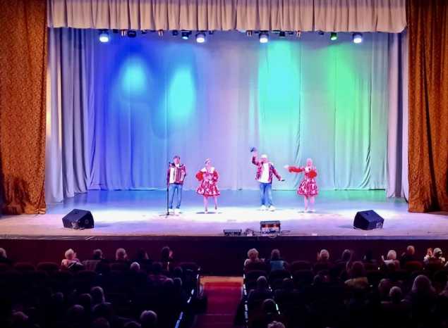 Ансамбль «Горница» выступил в РДК Кузнецка