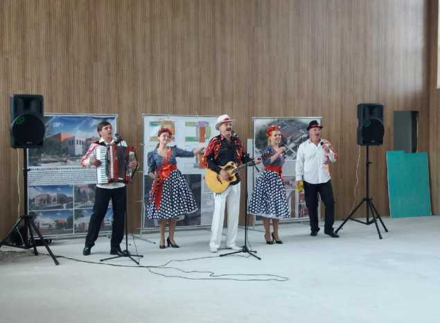 Творческие коллективы «Пензаконцерта» приняли участие в праздновании Дня строителя