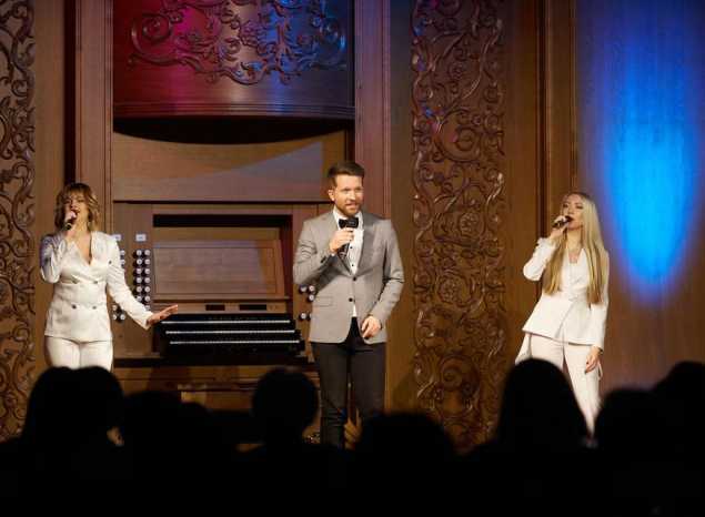 Артисты «Пензаконцерта» выступили с программой «Любимым мамам»