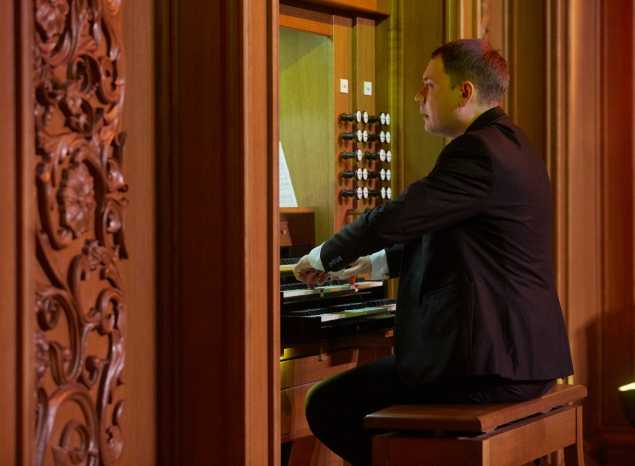 «Золотую коллекцию шедевров» представил пензенцам органист Владимир Королевский