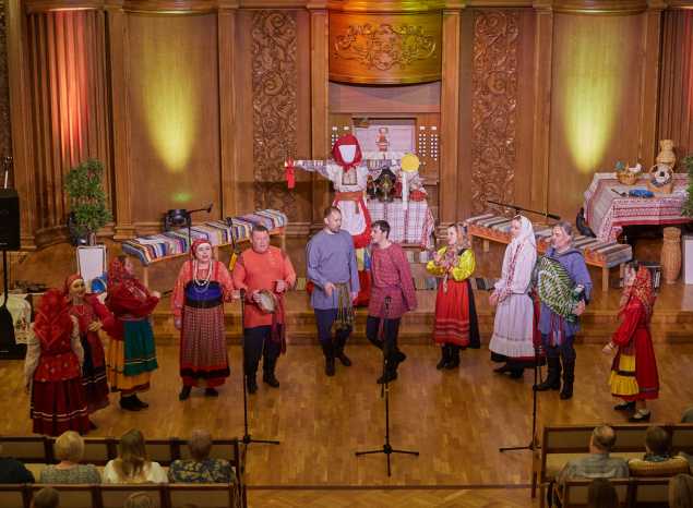 Ансамбль «Миряне» познакомил пензенцев с традициями Масленичной недели