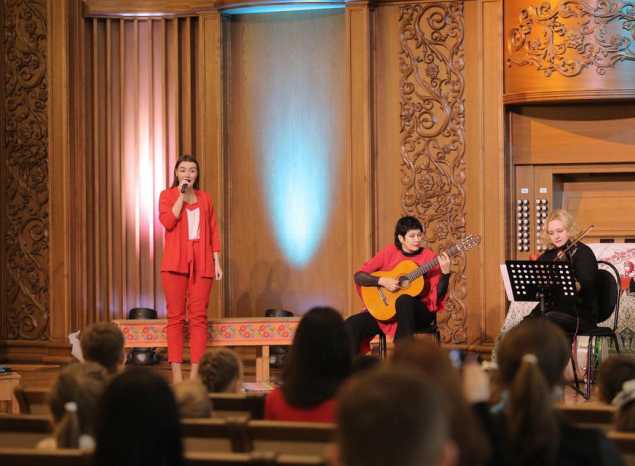 «Экспромт» выступил с программой «Весёлые нотки»