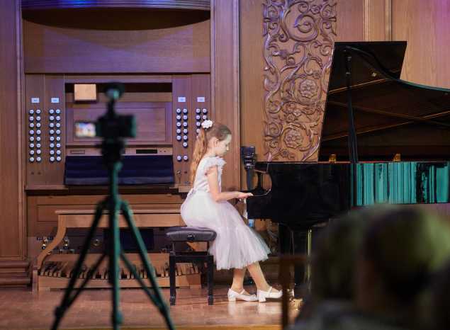 Отчетный концерт фортепианного отделения ДМШ им. Чеха прошел в филармонии