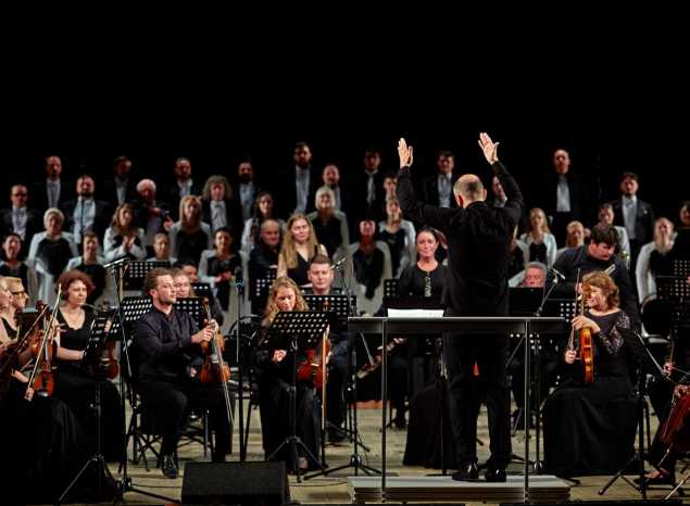 Губернаторская симфоническая капелла завершила творческий сезон концертом «Хоровые оперные шедевры»