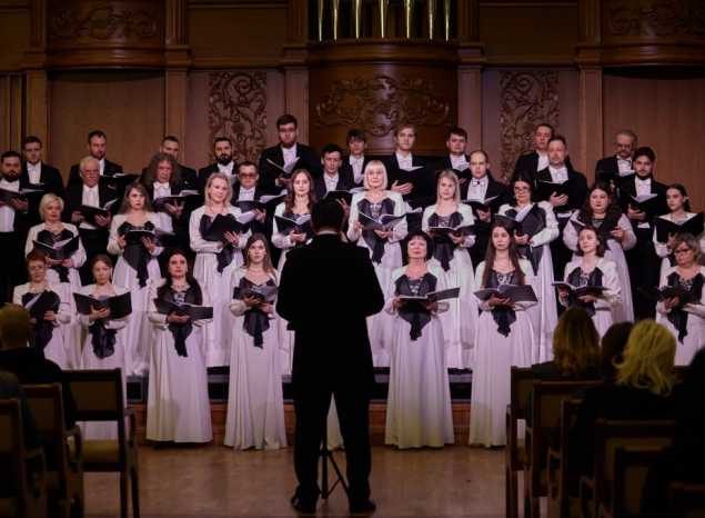 Академический хор выступил с новой программой