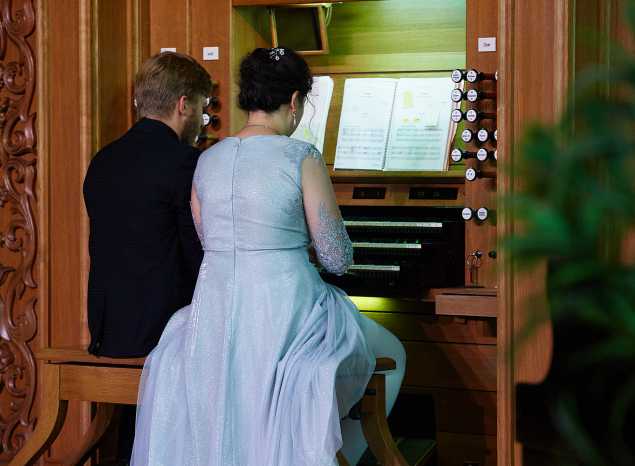 В «Пензаконцерте» выступил семейный органный дуэт Дины Ихиной и Дениса Маханькова