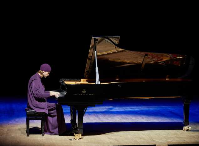 В филармонии выступил Монах Авель