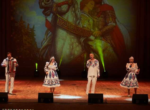 Ансамбль «Горница» подарил пензенцам весеннее настроение