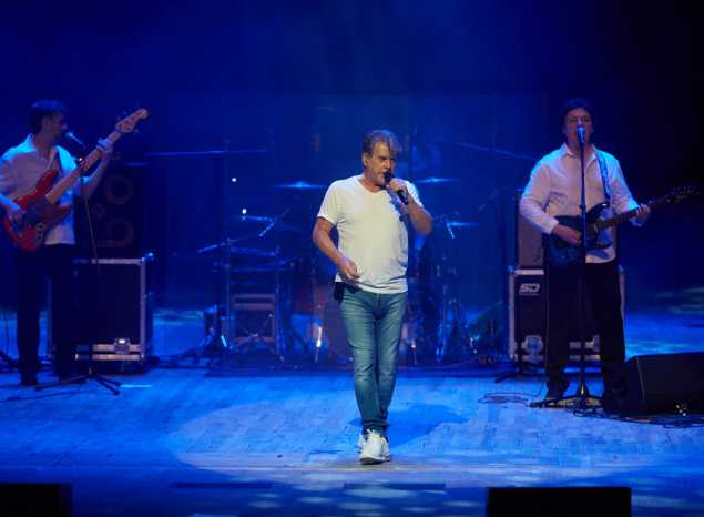 В филармонии состоялся концерт Алексея Глызина