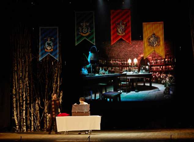 В ККЗ «Пенза» состоялся спектакль-фэнтези «Гарри — мальчик, который выжил»