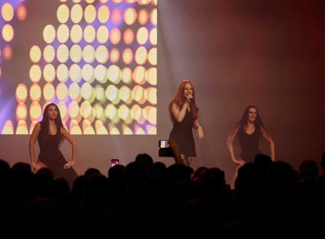 В ККЗ «Пенза» отгремела новогодняя дискотека 2000-х