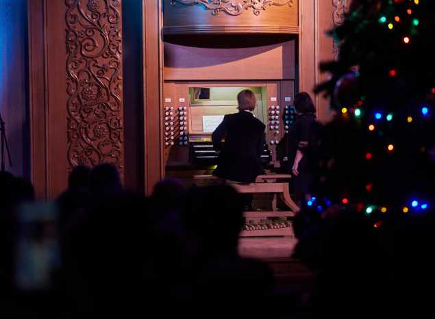 В Рождественский сочельник в филармонии традиционно звучал орган