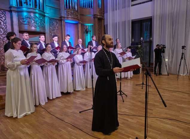 В филармонии состоялся рождественский концерт епархиального хора «Спас»