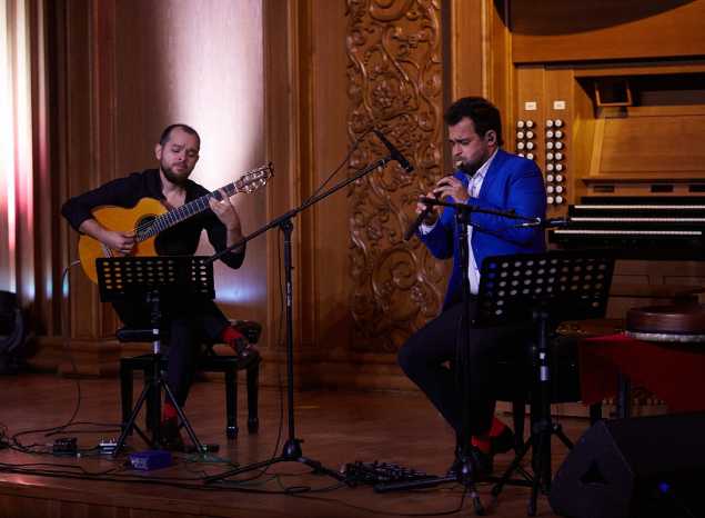 Звуки Востока: дудук и романтическая гитара прозвучали в филармонии