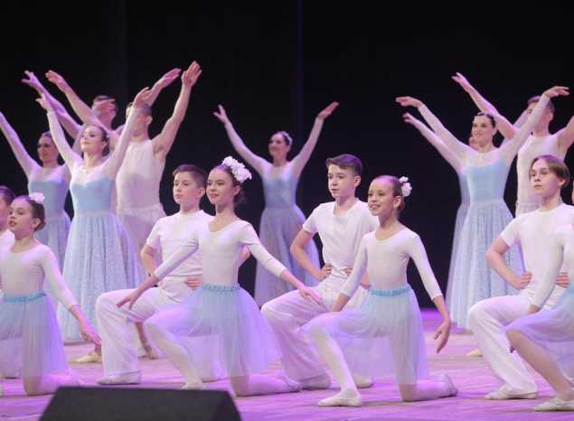 В «Пензаконцерте» выступил хореографический ансамбль «Зоренька»