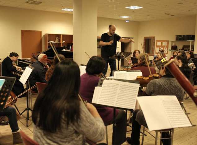 Анастасия Гамалей-Воскресенская и оркестр Губернаторской симфонической капеллы под управлением Вячеслава Филиппенкова приступили к репетициям