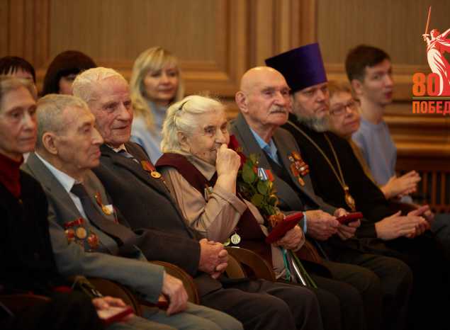 В «Пензаконцерте» состоялось вручение региональных наград в честь 86-летия Пензенской области