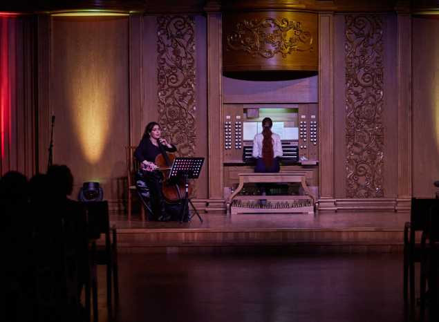 В филармонии выступил международный музыкальный дуэт