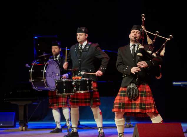 Рок-хиты на волынках прозвучали в филармонии