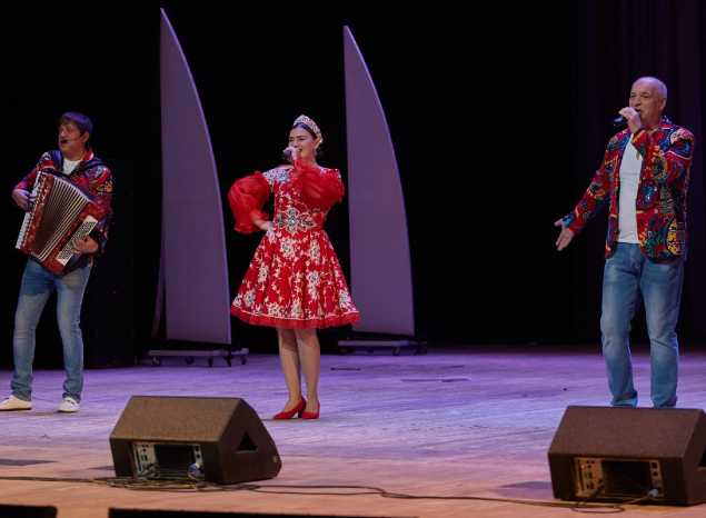 Студенты и преподаватели пищевого колледжа отметили День учителя в филармонии