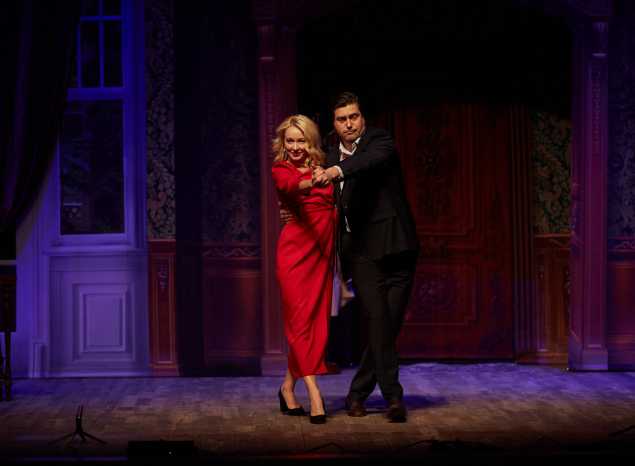 Гости «Пензаконцерта» посмотрели спектакль «Вне подозрения»