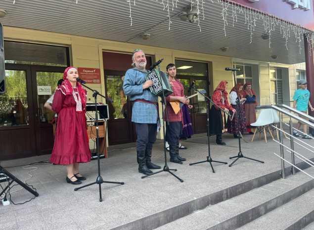 Ансамбль «Миряне» выступил в Губернском лицее
