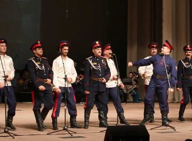 Предлагаем посмотреть фрагменты юбилейного концерта ансамбля песни и танца «Казачья застава» от 2014 года!