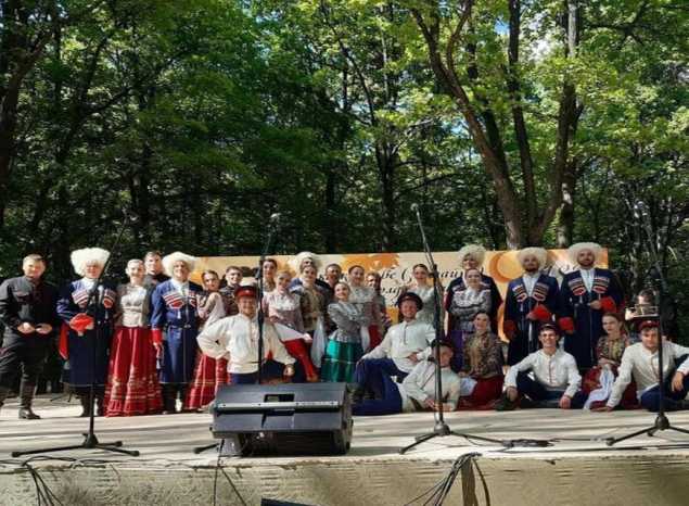 Ансамбль песни и танца «Казачья застава» принимает участие в 53-ем Всероссийском Пушкинском празднике поэзии 