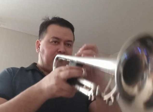 Юрий Белоногов поделился видео с домашней репетицией